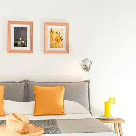 Mimi, Private Terrace, Newly Renovated Apartment