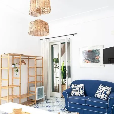 Mimi, Private Terrace, Newly Renovated *